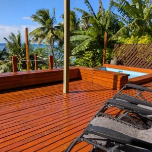 split-deck-pool