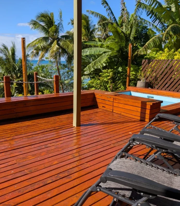 split-deck-pool